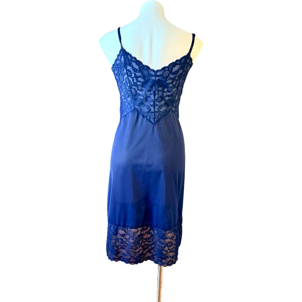 Vintage Vanity Fair Nylon Slip 1970s Lace Bodice Sweetheart Neckline Size 38 - Picture 9 of 13